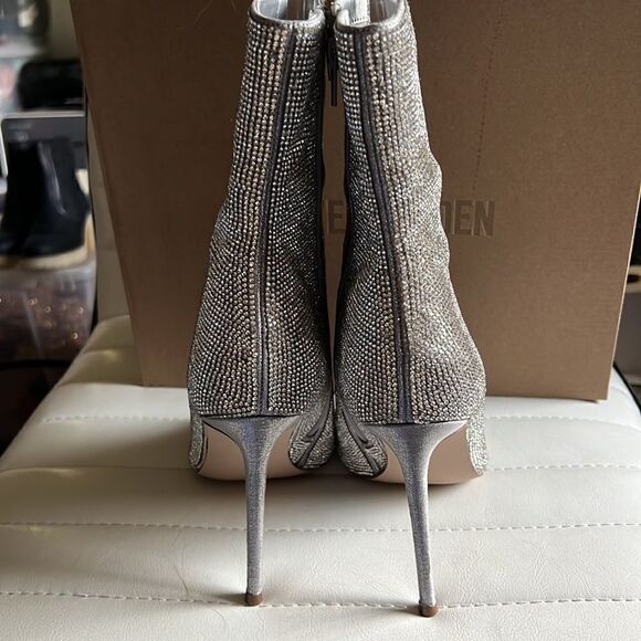 NWT Steve Madden stylish silver vegan booties 7 - Picture 4 of 10